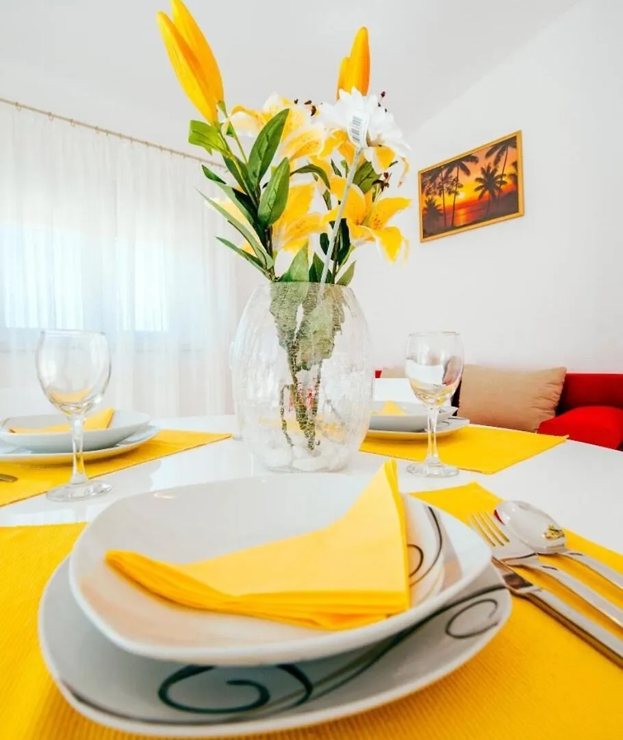 Apartments Ljubo - Modern Andy Cosy 브르시