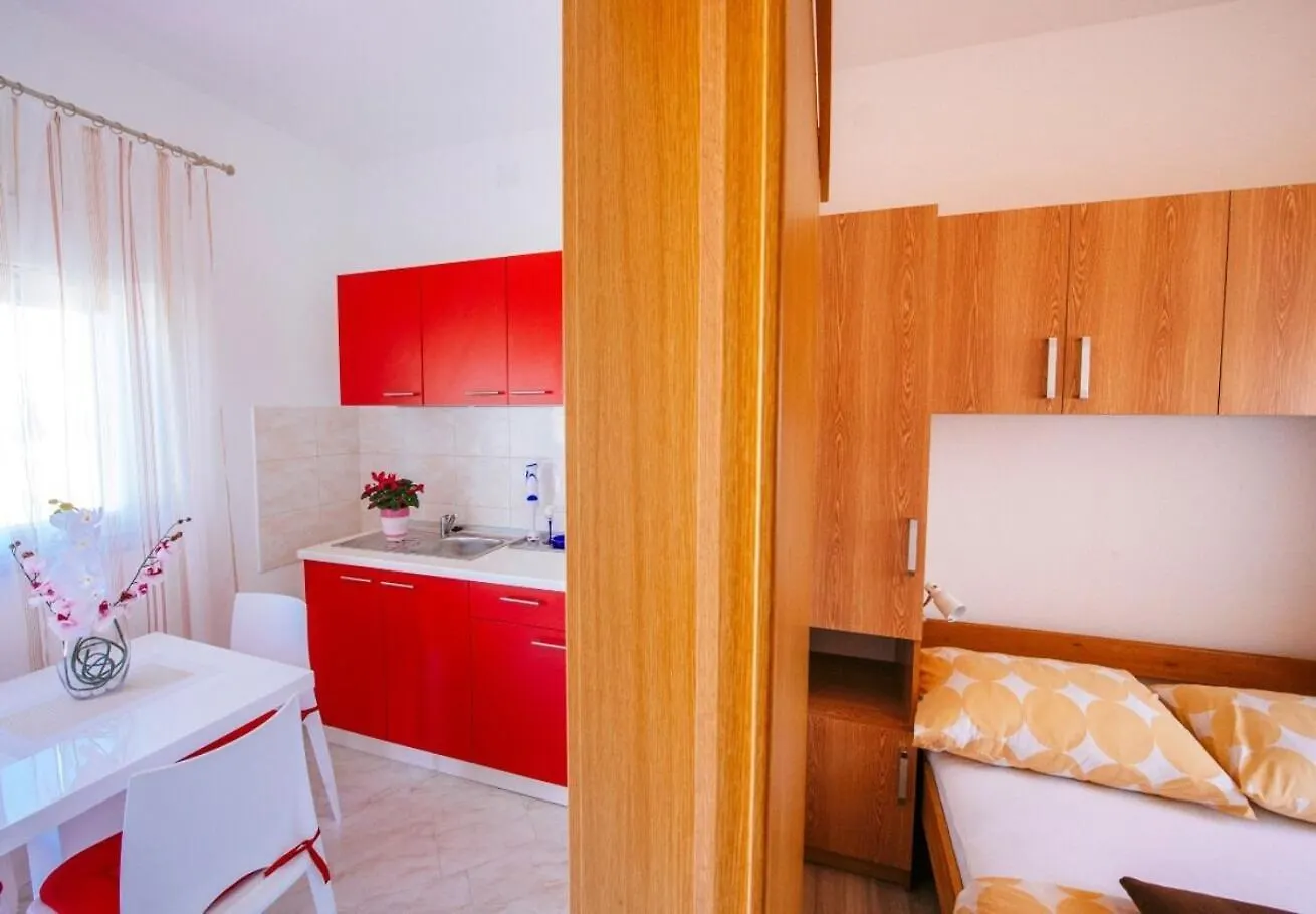 Apartments Ljubo - Modern Andy Cosy 브르시